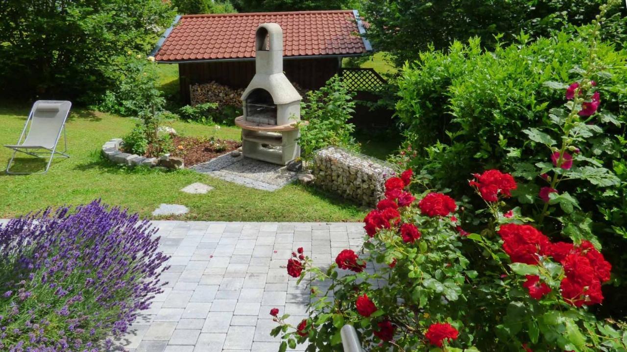 Haus Der 5 Kontinente Apartman Böbrach Kültér fotó